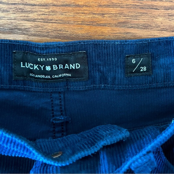 Lucky Brand Bridgette Crop Flare in blue corduroy. Size 28 (6) - Picture 3 of 10